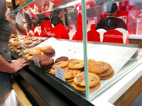Menu, prices: Ben's Cookies opens in Manila.